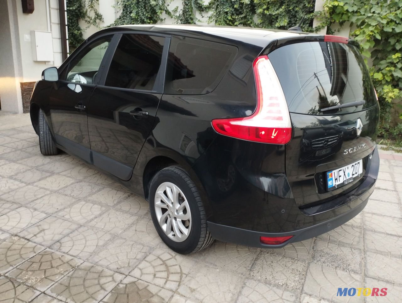 2012' Renault Grand Scenic photo #3