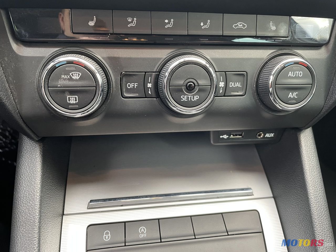 2014' Skoda Octavia photo #6