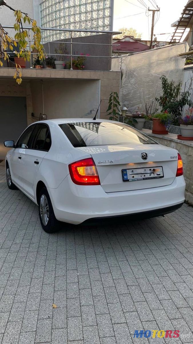 2014' Skoda Rapid photo #2