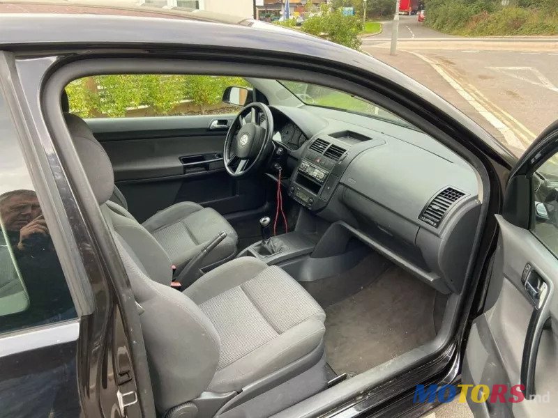 2004' Volkswagen Polo photo #6