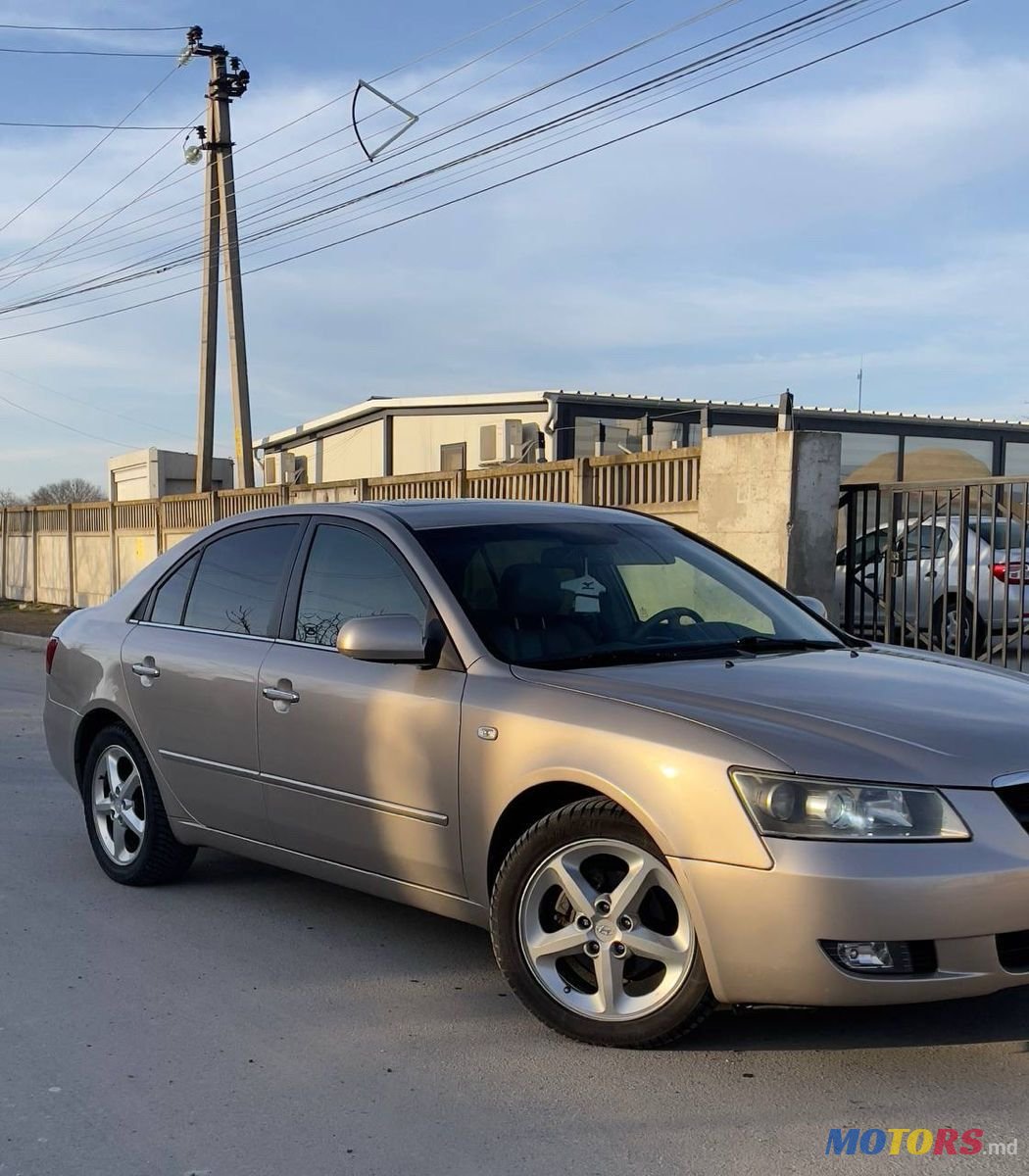 2005' Hyundai Sonata photo #5