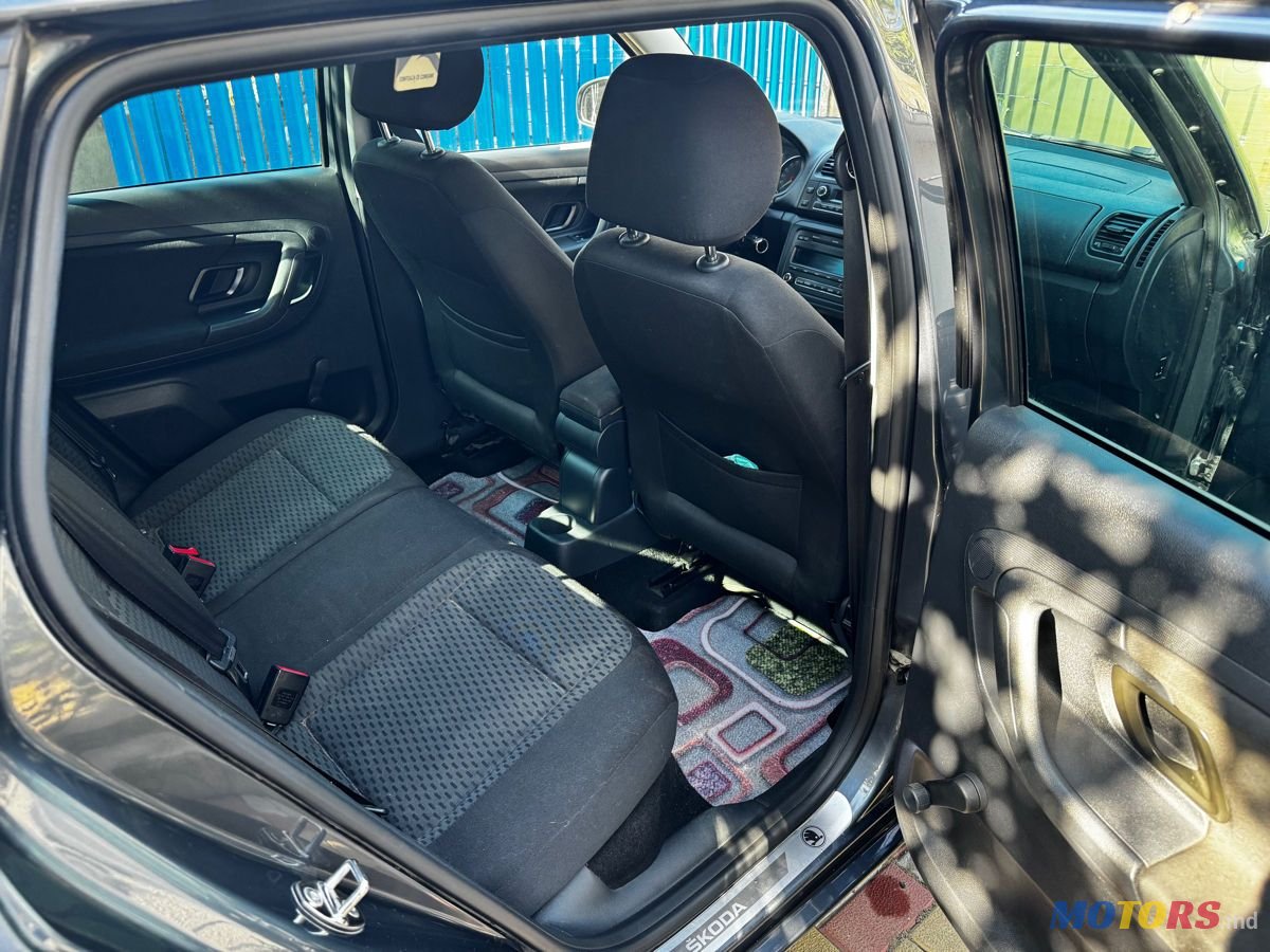 2010' Skoda Fabia photo #6