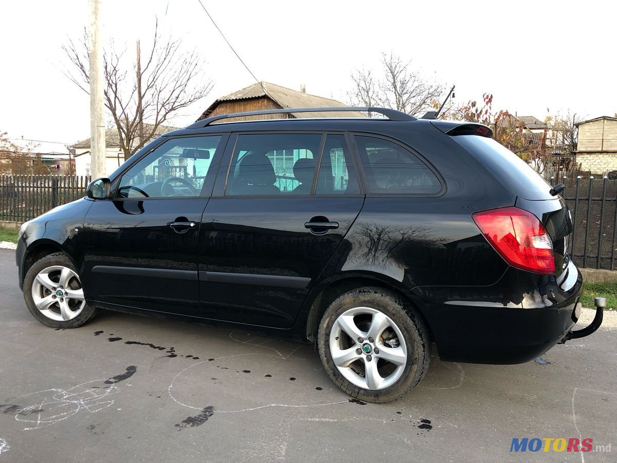 2012' Skoda Fabia photo #5