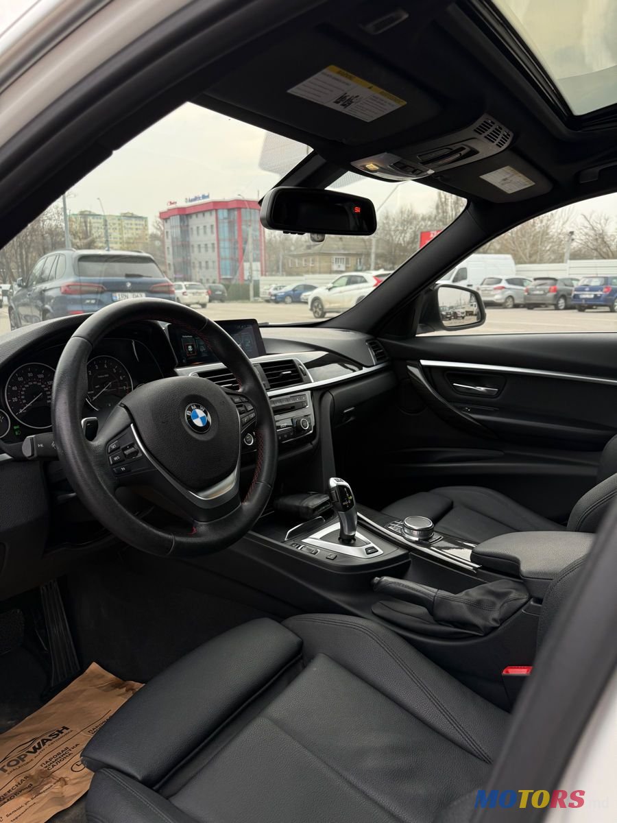 2017' BMW 3 Series photo #3