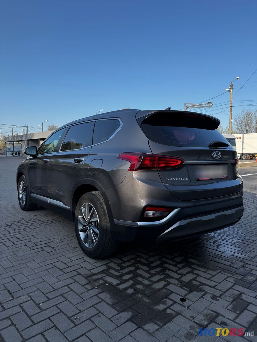 2020' Hyundai Santa Fe photo #2