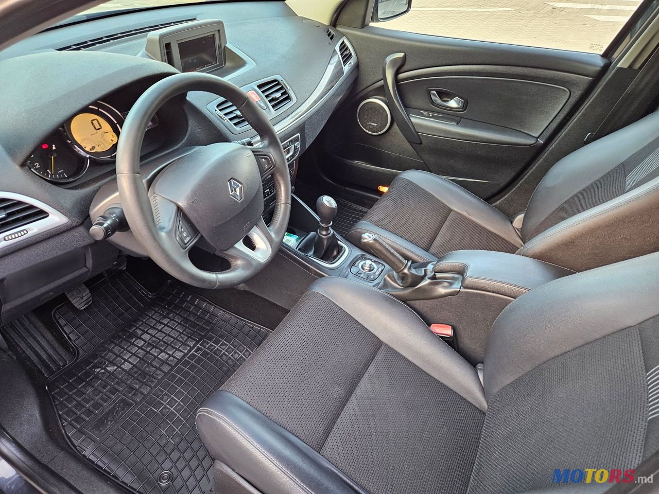 2010' Renault Megane photo #5