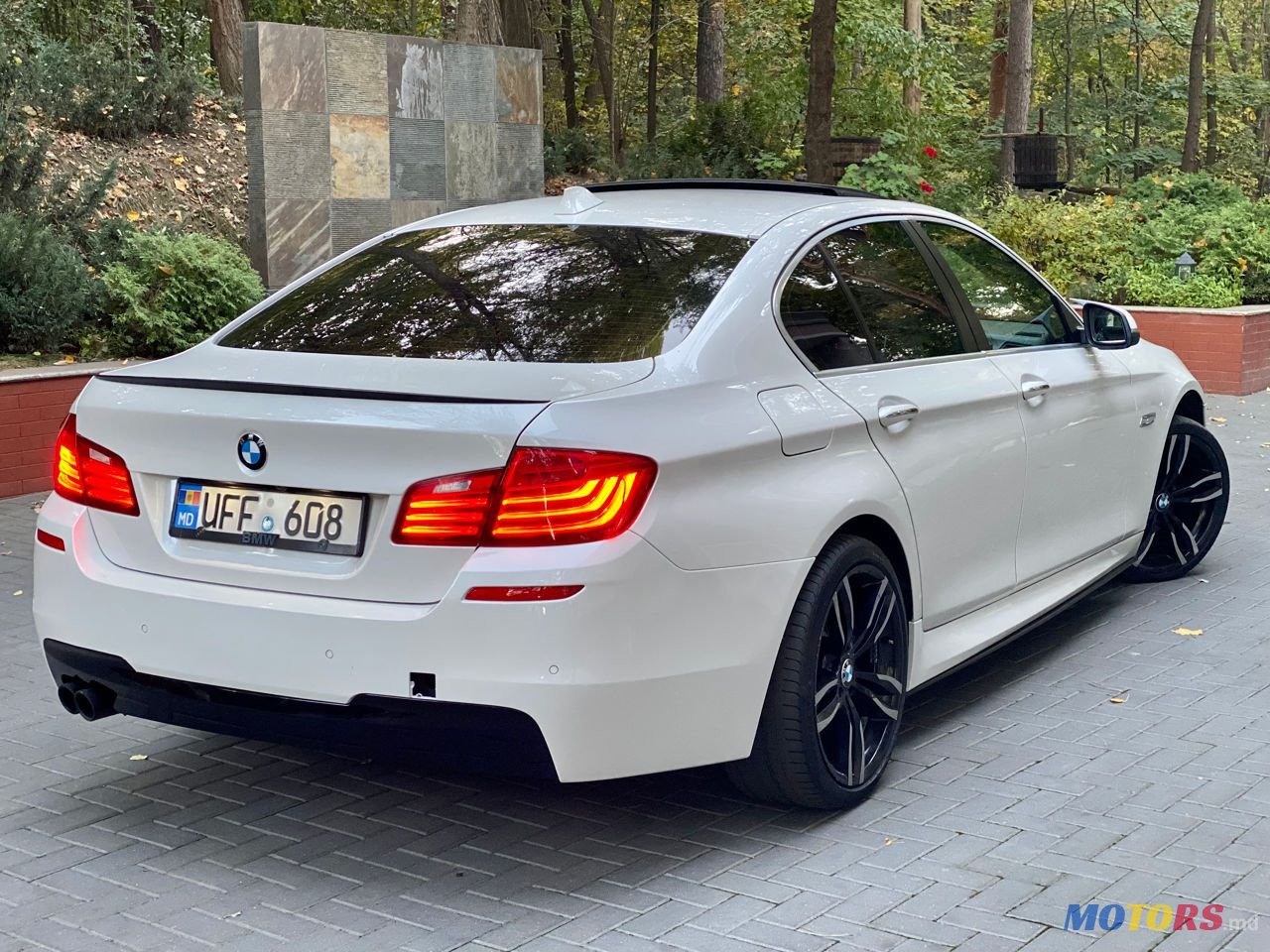 2016' BMW 5 Series photo #4