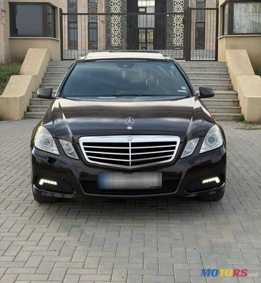 2010' Mercedes-Benz E-Class photo #1
