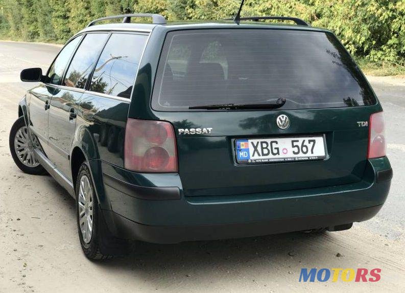 2003' Volkswagen Passat photo #2