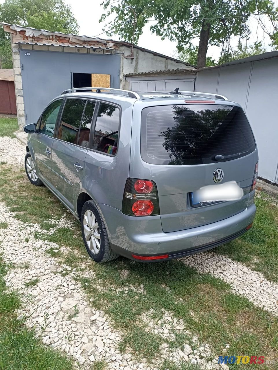 2010' Volkswagen Touran photo #2