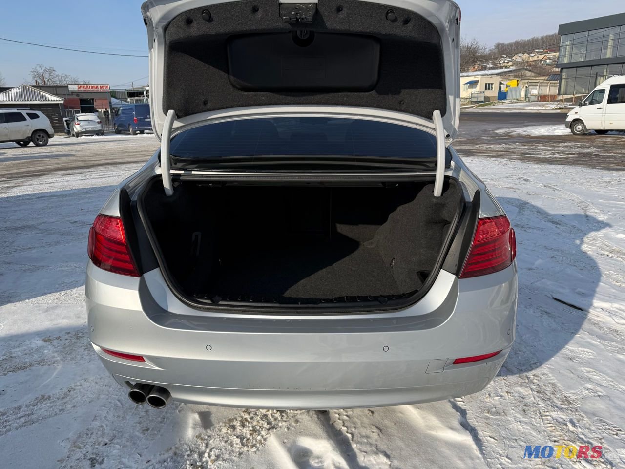 2015' BMW 5 Series photo #6