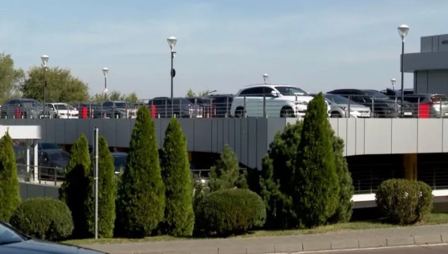 Четыре автомобиля «забыты» в аэропорту: счёт за парковку превышает их стоимость