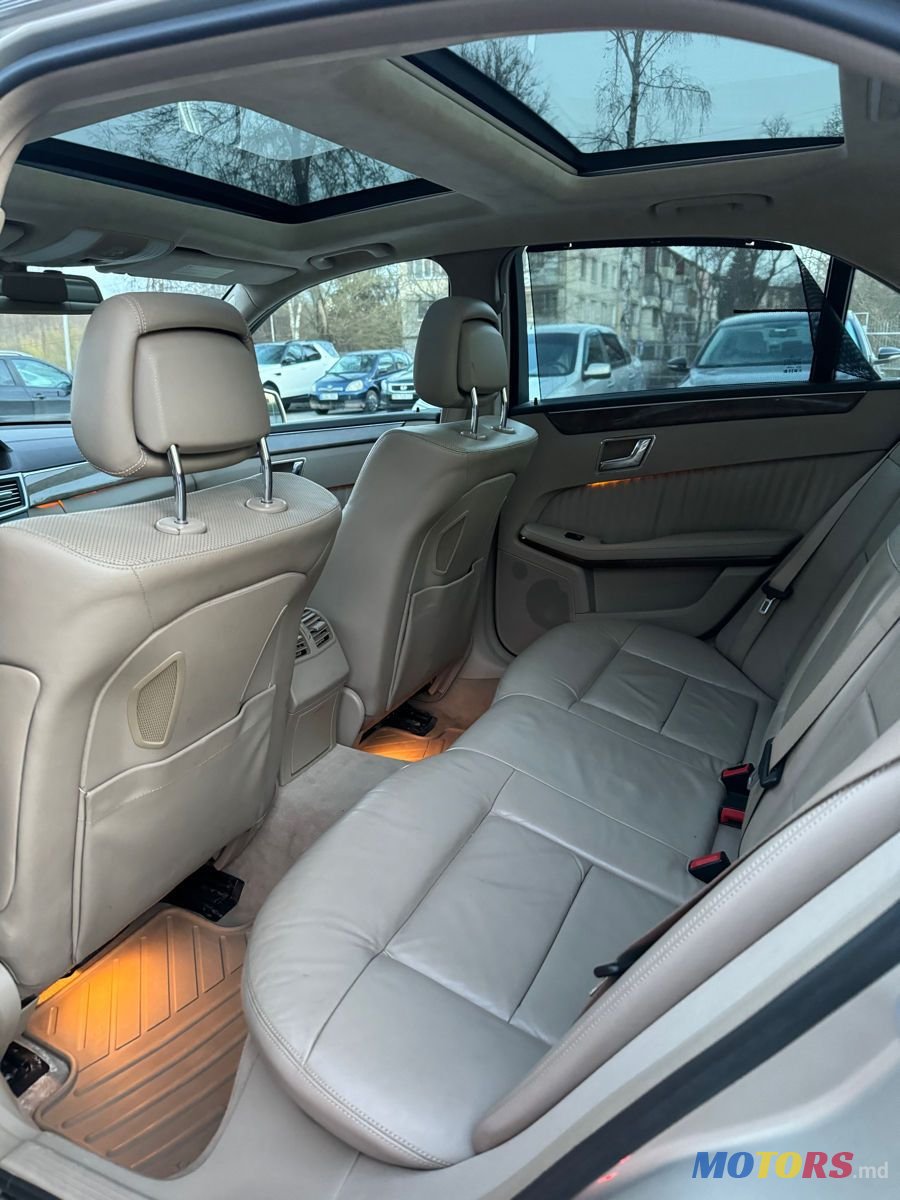 2011' Mercedes-Benz E-Class photo #5