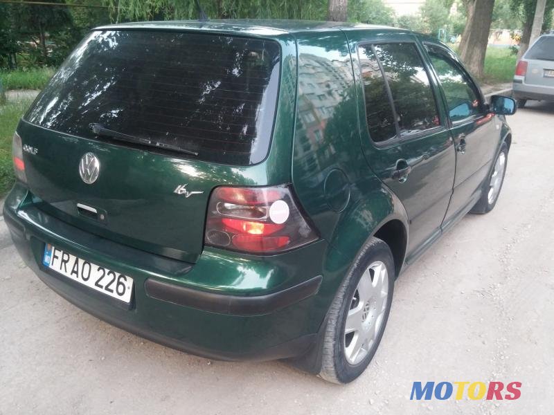 2001' Volkswagen Golf photo #6