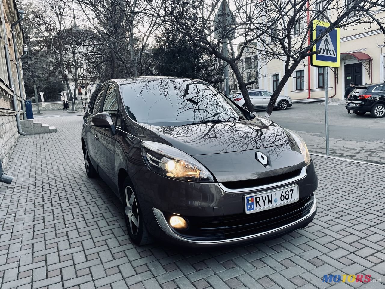 2012' Renault Grand Scenic photo #3
