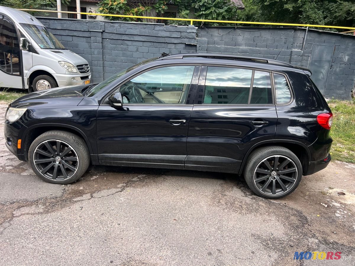 2009' Volkswagen Tiguan photo #4