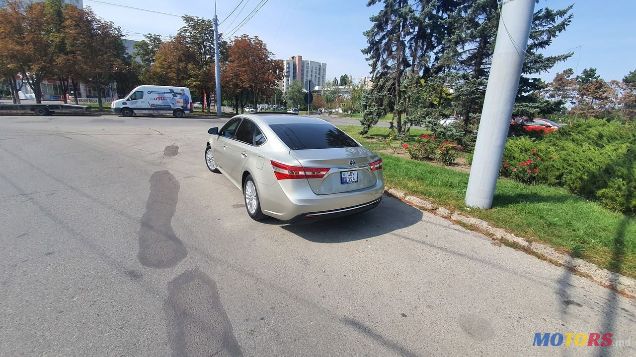 2014' Toyota Avalon photo #2