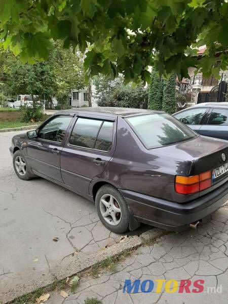 1993' Volkswagen Vento photo #2