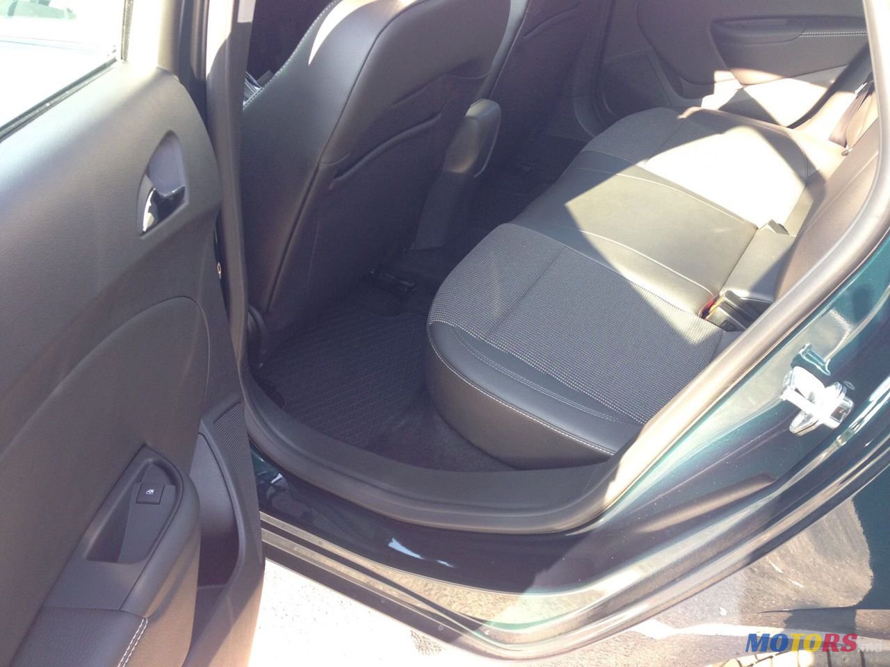 2014' Opel Astra photo #3