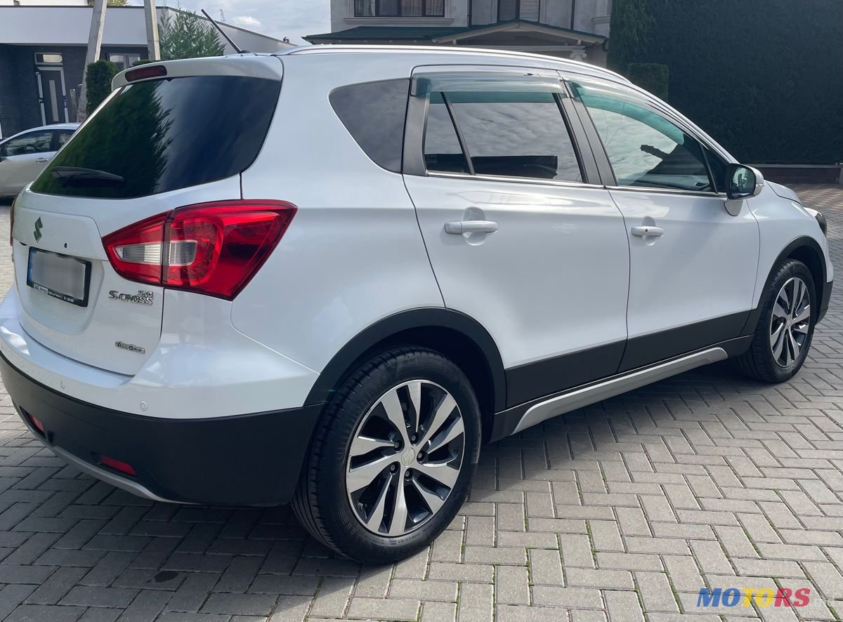 2019' Suzuki SX4 photo #4