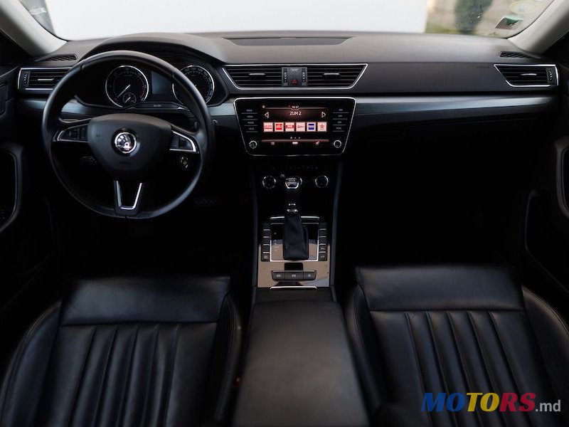 2019' Skoda Superb photo #6