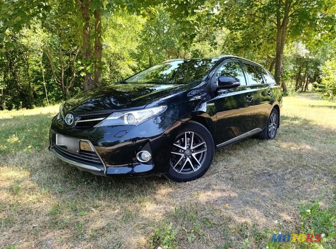 2013' Toyota Auris photo #1