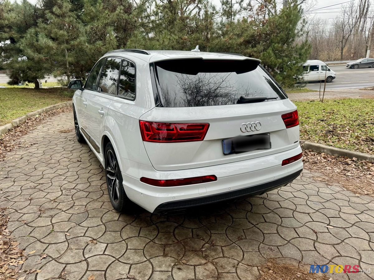 2016' Audi Q7 photo #4