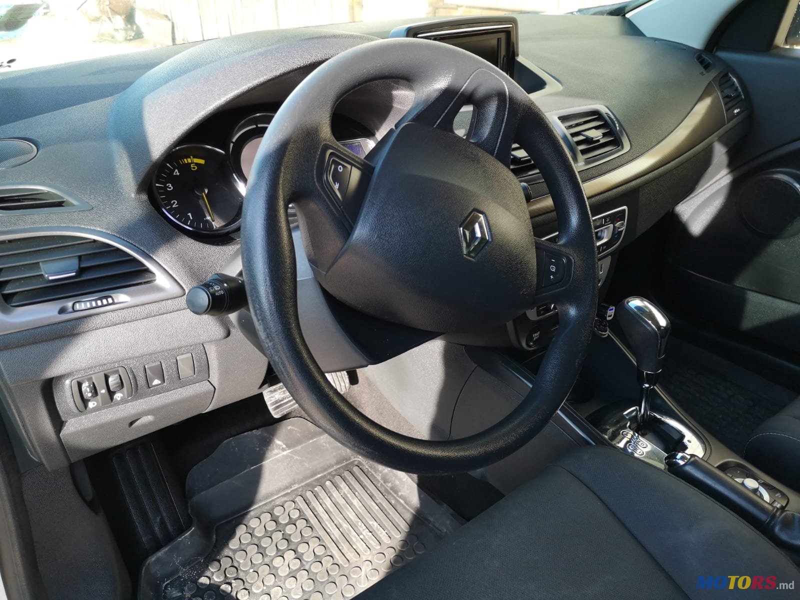 2013' Renault Megane photo #3