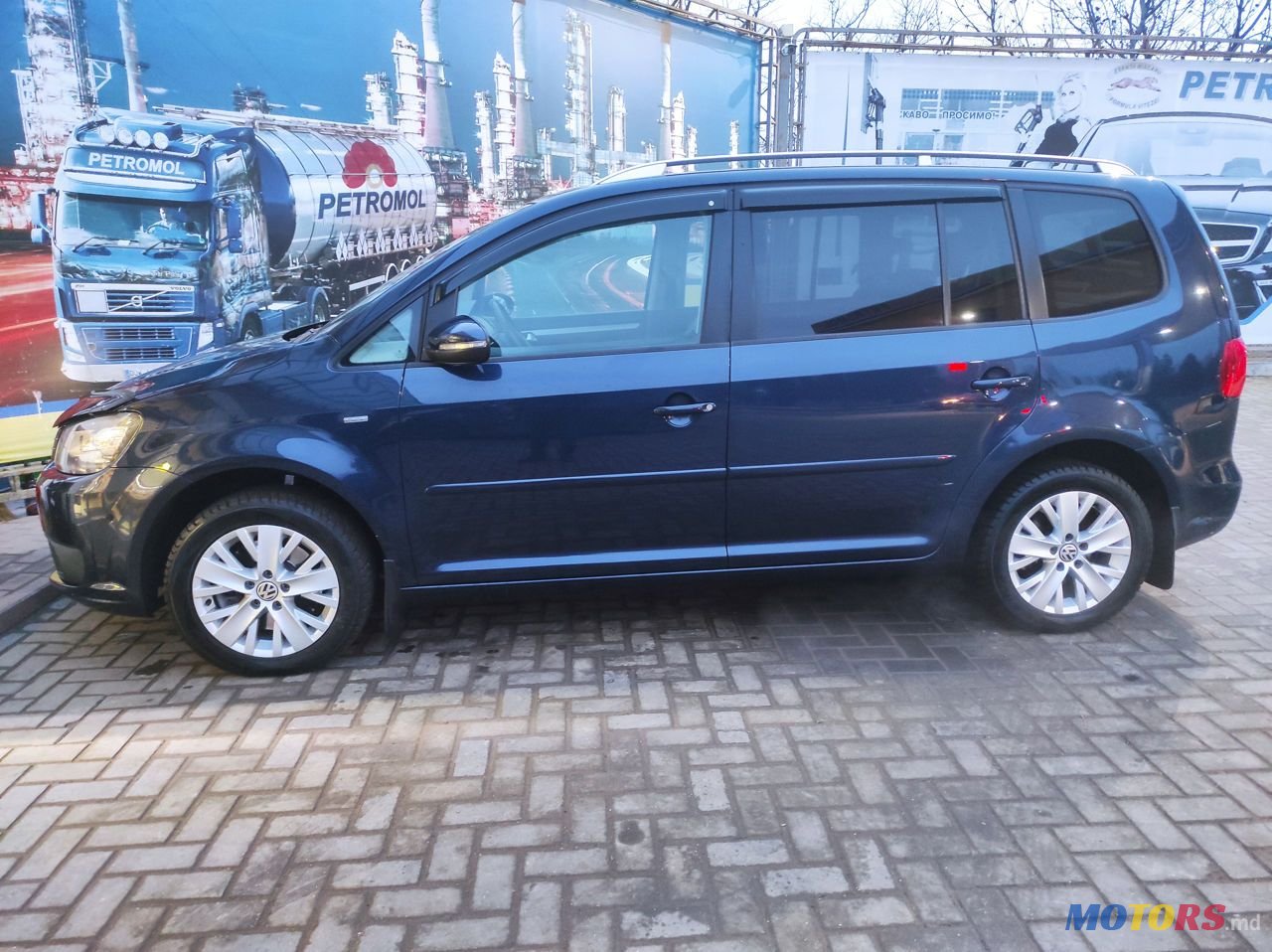 2013' Volkswagen Touran photo #6