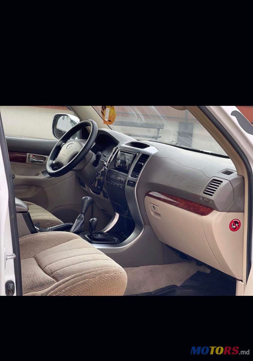 2004' Toyota Land Cruiser Prado photo #2