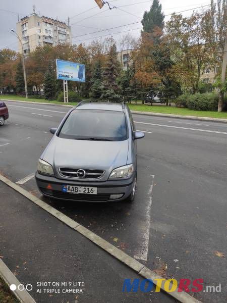2004' Opel Zafira photo #1