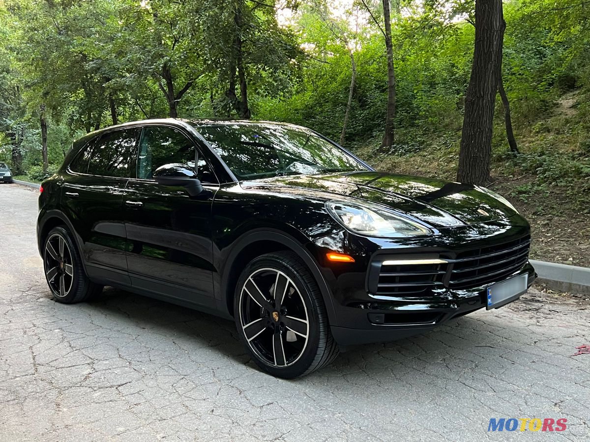 2019' Porsche Cayenne photo #2