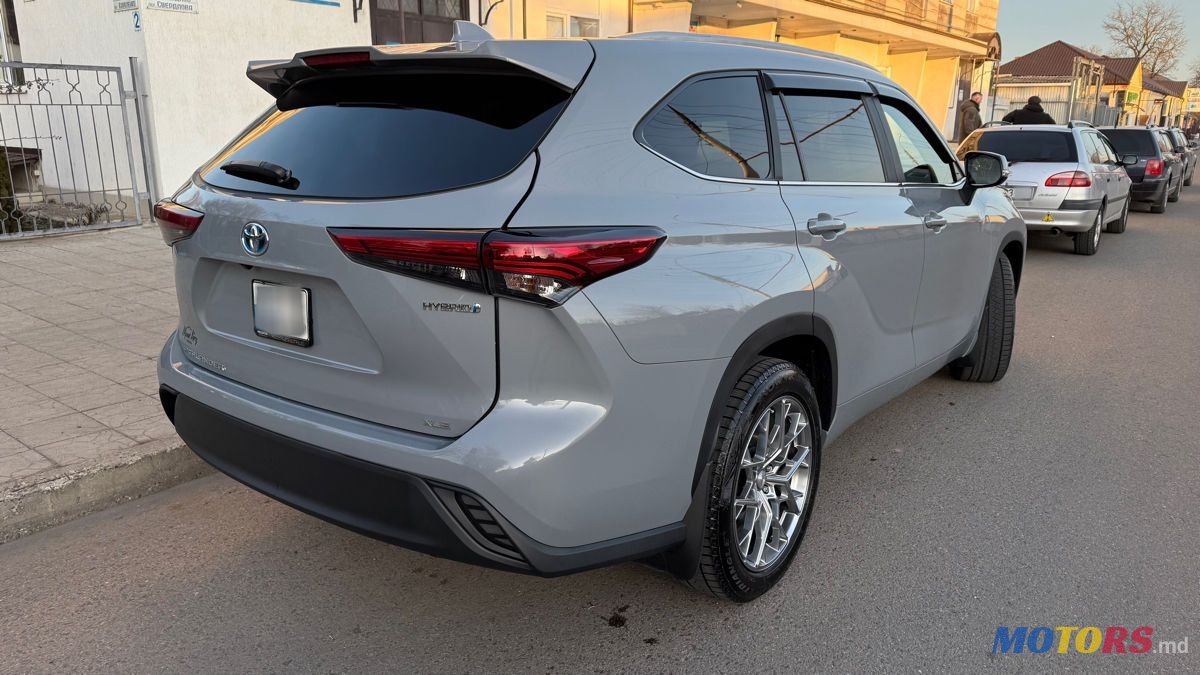 2022' Toyota Highlander photo #6