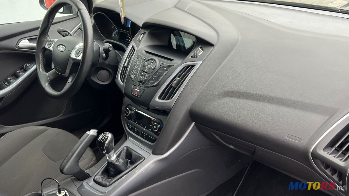 2013' Ford Focus photo #5