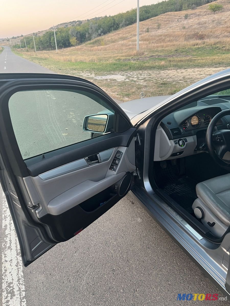 2007' Mercedes-Benz C-Class photo #6