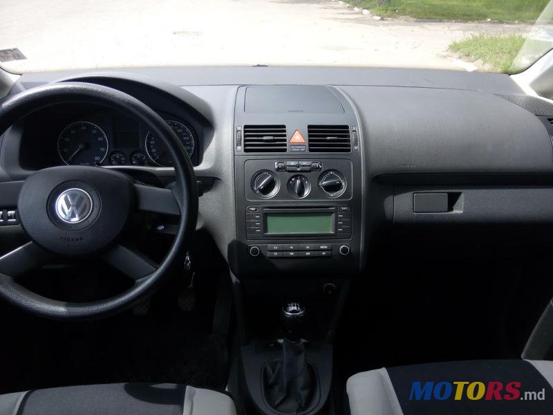 2003' Volkswagen Touran photo #2