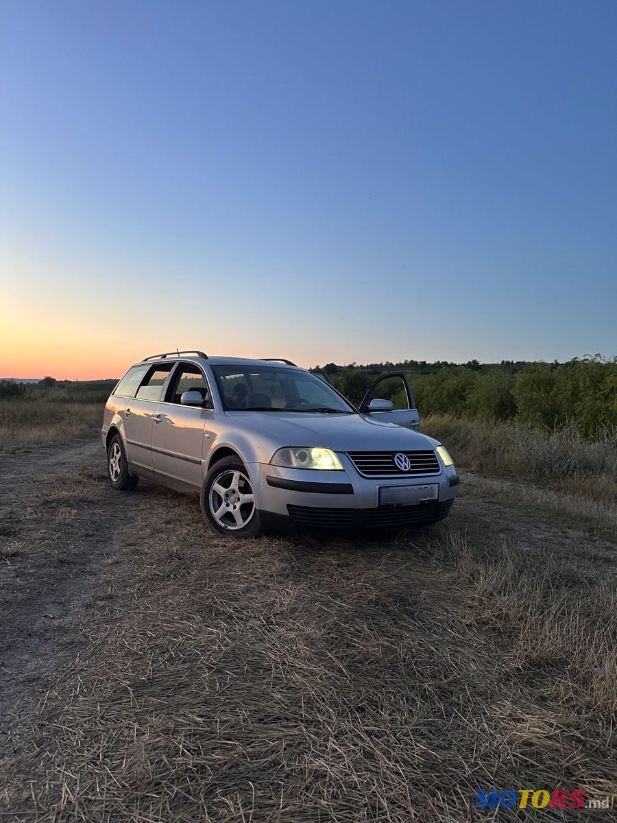 2002' Volkswagen Passat photo #2