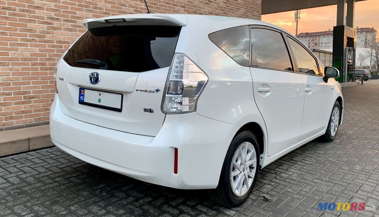 2012' Toyota Prius Plus photo #5