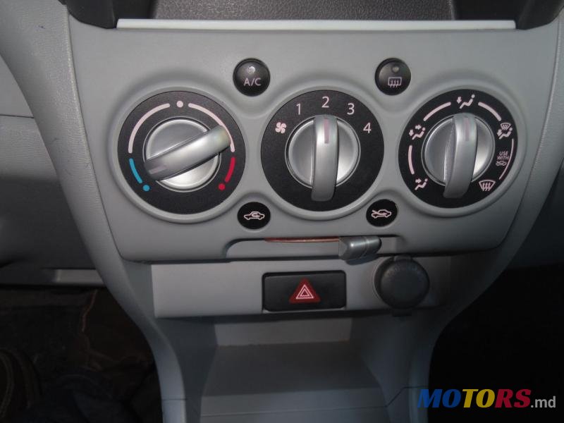 2010' Nissan Pixo photo #3