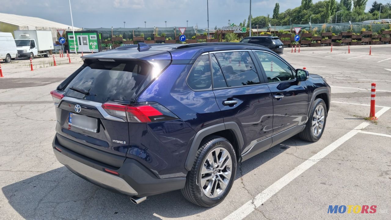 2022' Toyota RAV4 photo #1