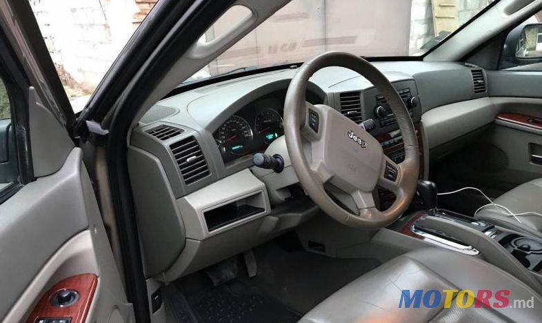 2006' Jeep Grand Cherokee photo #3