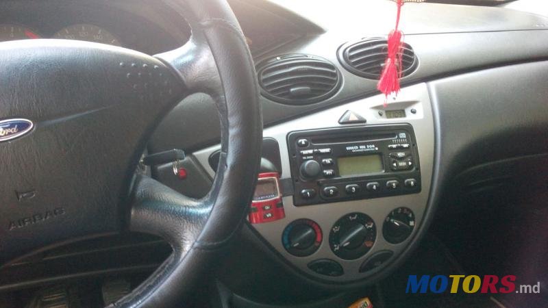 2001' Ford Focus photo #3