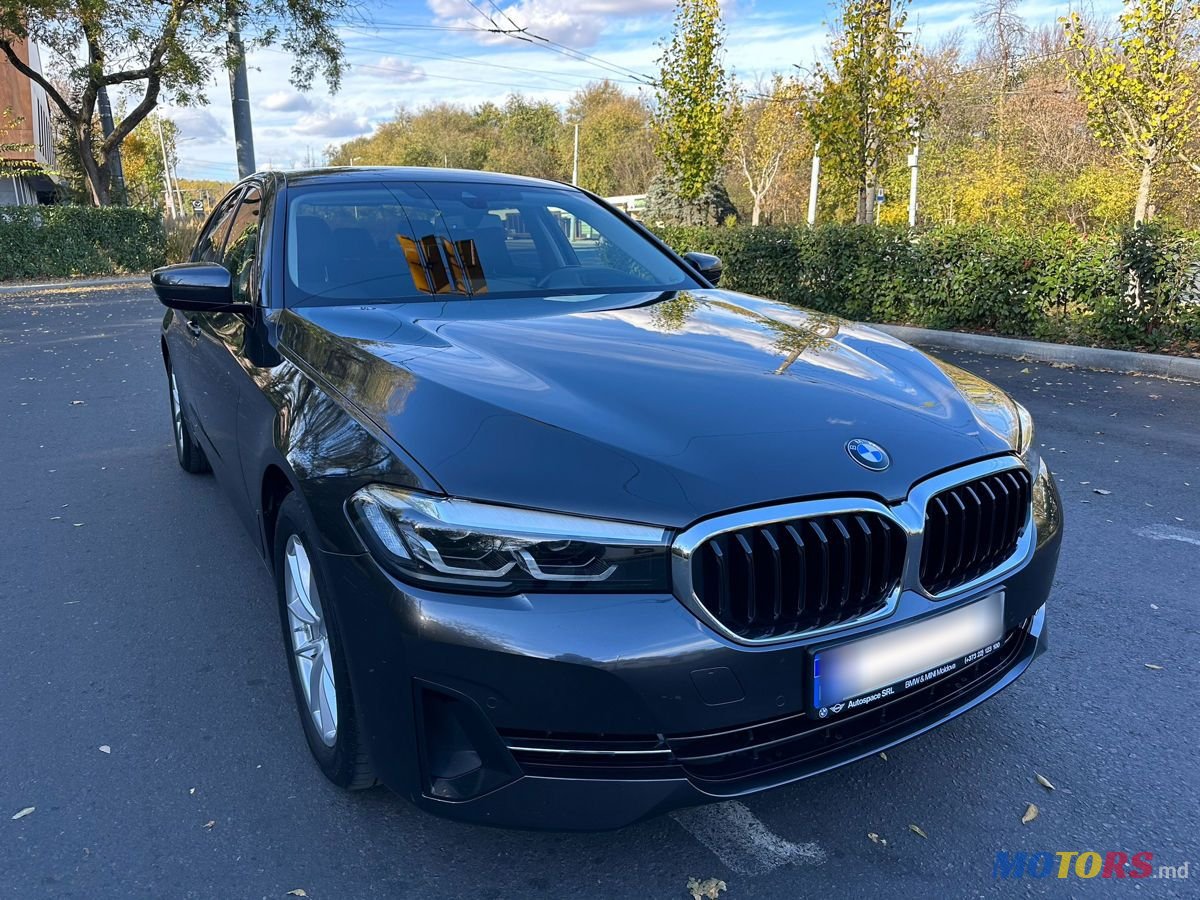 2020' BMW 5 Series photo #2