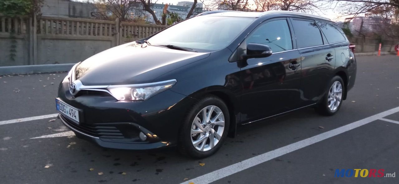 2015' Toyota Auris photo #6