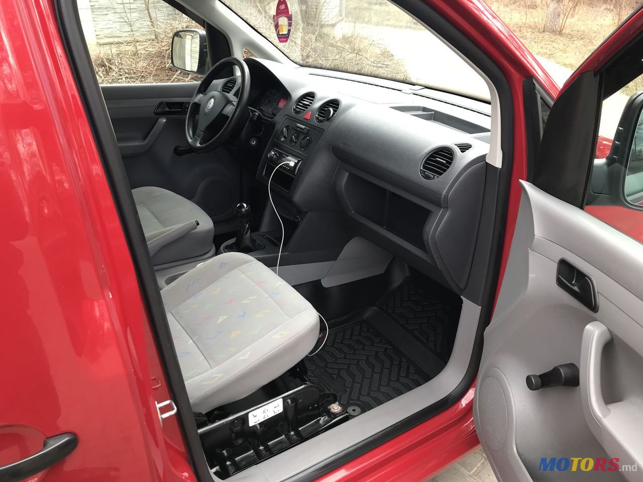 2010' Volkswagen Caddy photo #5