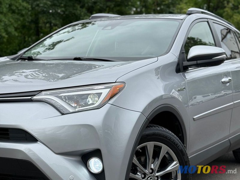 2017' Toyota RAV4 photo #4