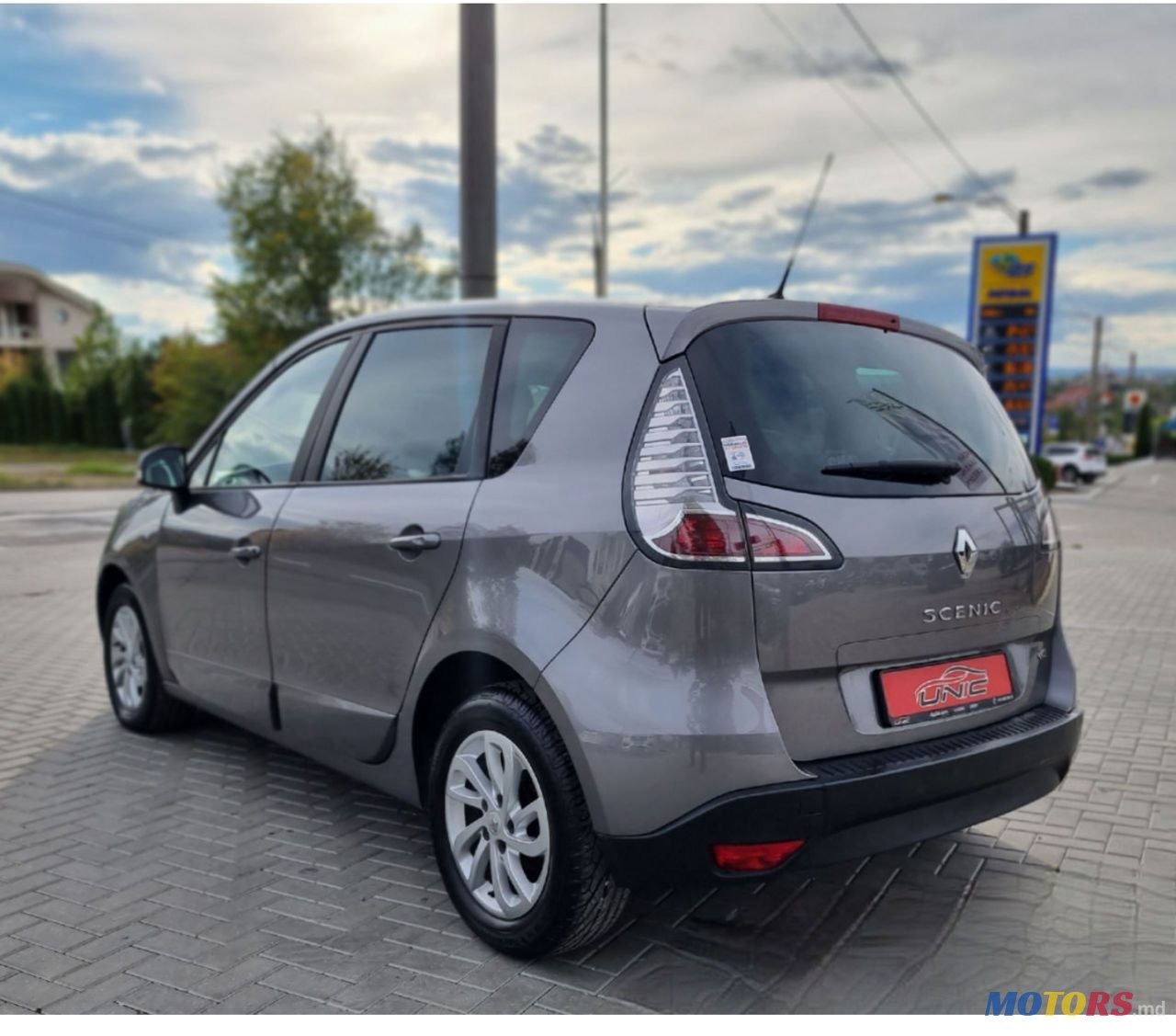 2013' Renault Scenic photo #3