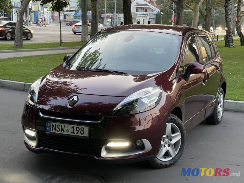 2012' Renault Scenic photo #2