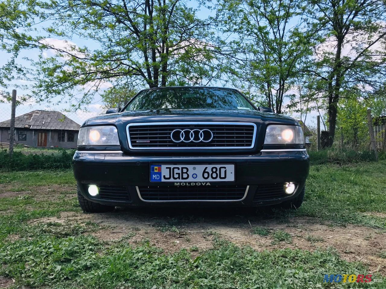 2001' Audi A8 photo #2