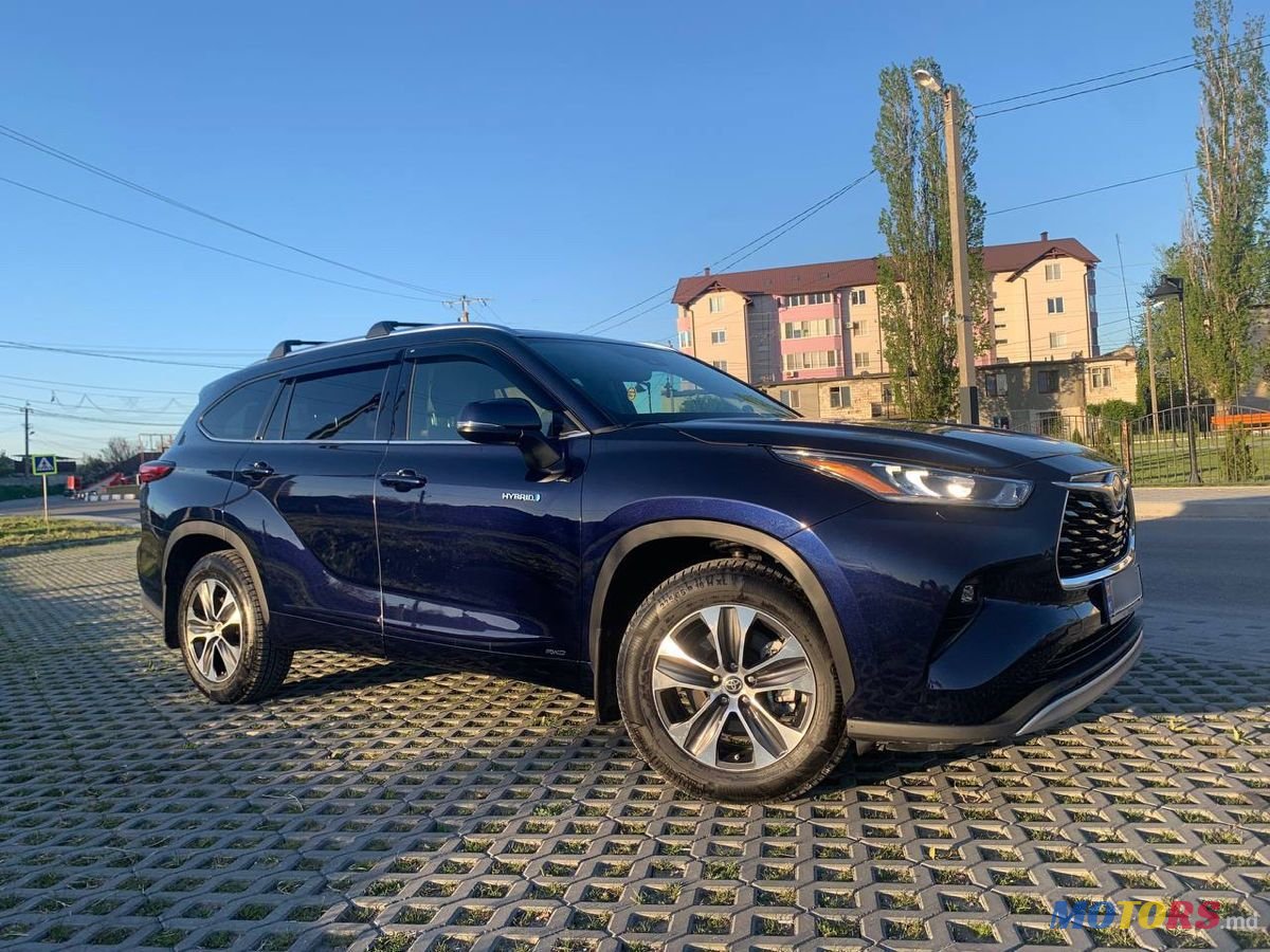 2020' Toyota Highlander photo #2